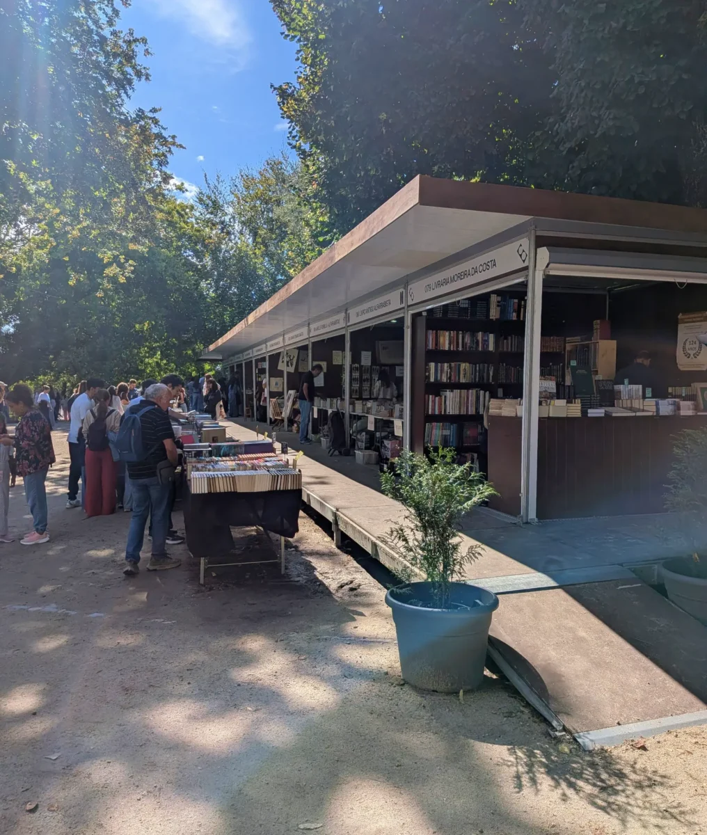 La Foire du livre anime les jardins du Palais de Cristal jusqu’au 6 septembre
